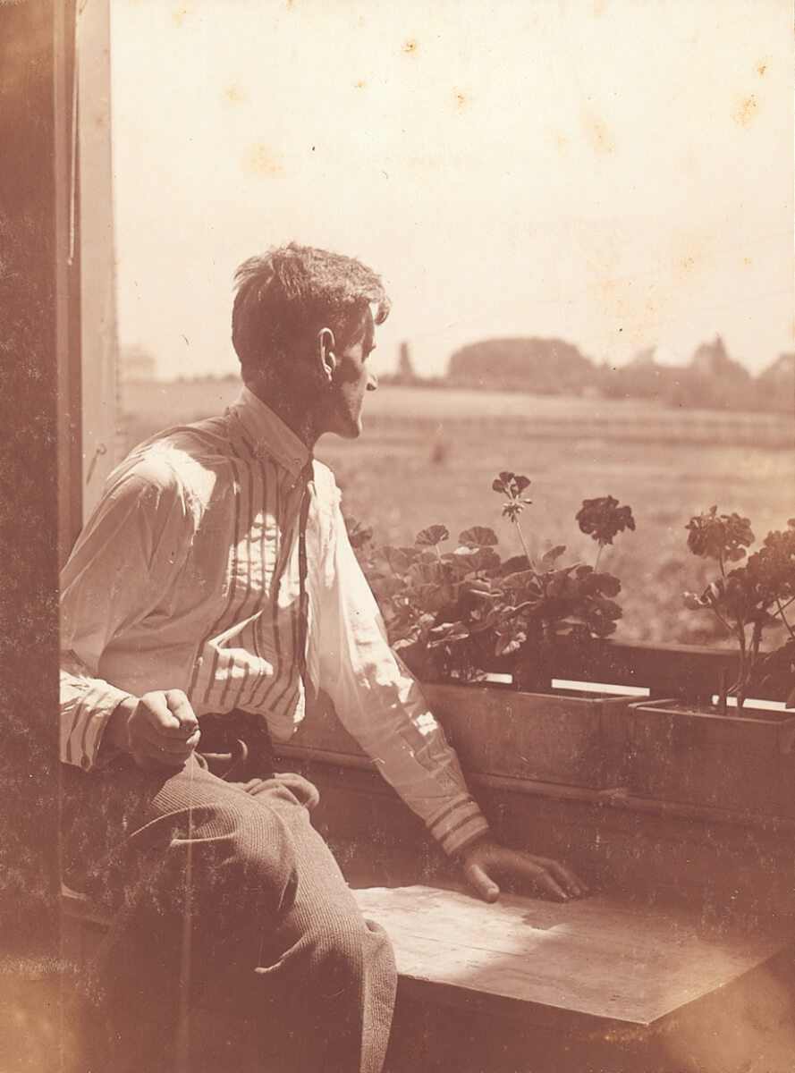 Der Künstler am Atelierfenster in Leipzig-Dölitz, 1919